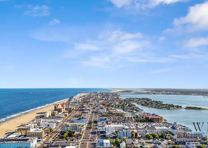With Modern Kitchen, One Block To Beach, Boardwalk, And Has A Pool! *