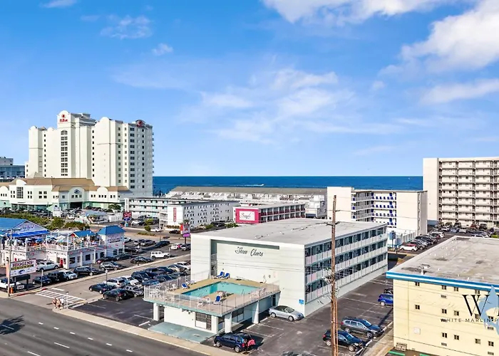 Apartment With Modern Kitchen, One Block To Beach, Boardwalk, And Has A Pool!